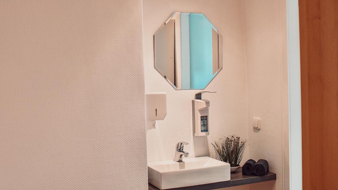 Villa Herkules - Privates Apartment Am Waldrand Mit Smart Tv Und Kostenlosen Parkplaetzen Kassel Zewnętrze zdjęcie